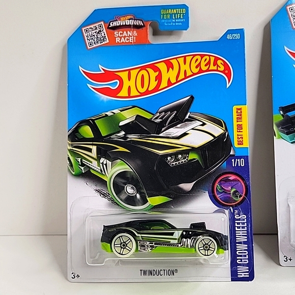 Hot wheels set of 3 cars... Glow Wheels.. - Picture 2 of 4